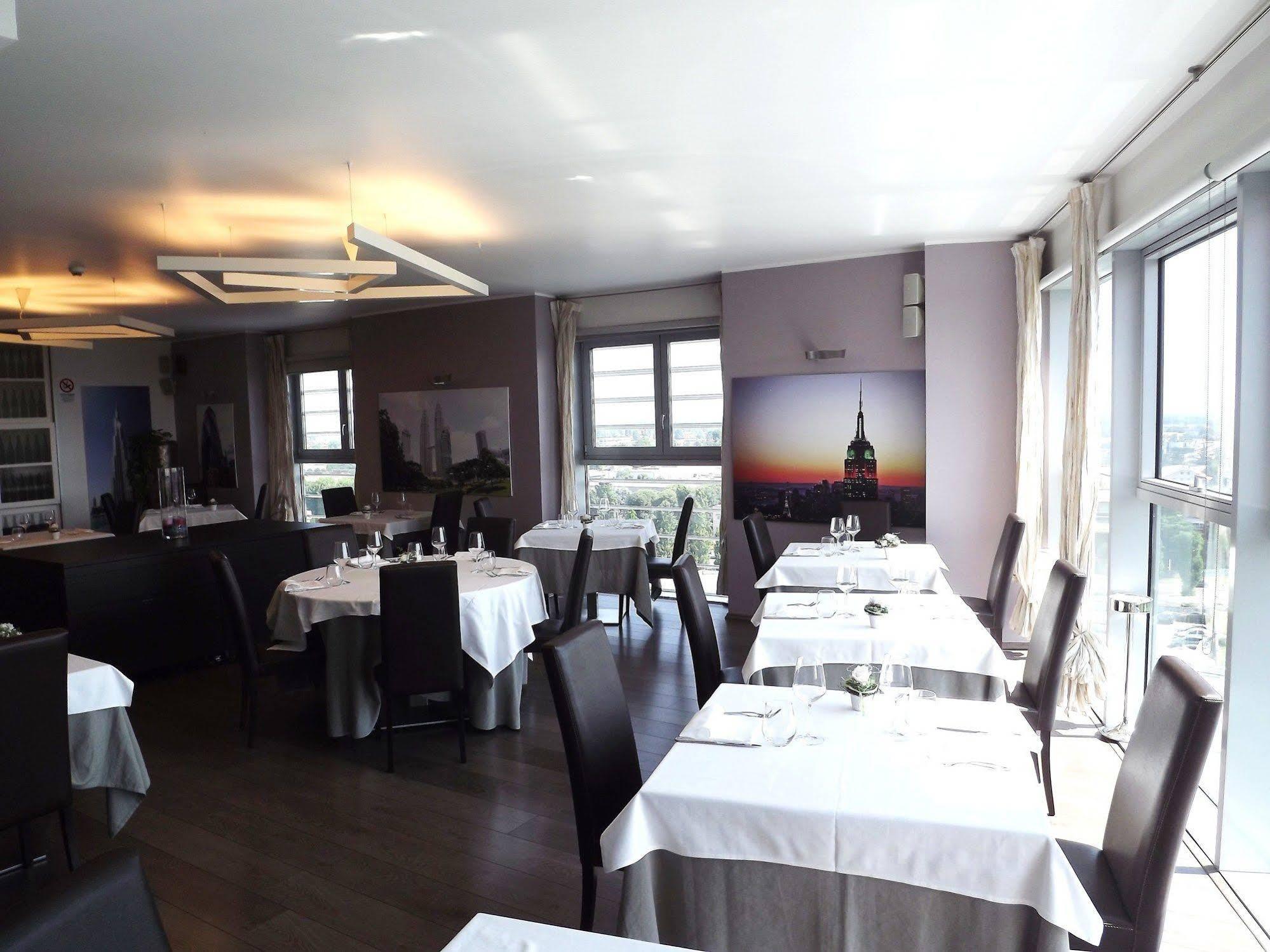 Hotel For You Cernusco Sul Naviglio Bagian luar foto