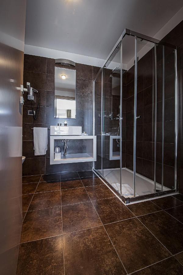Hotel For You Cernusco Sul Naviglio Bagian luar foto