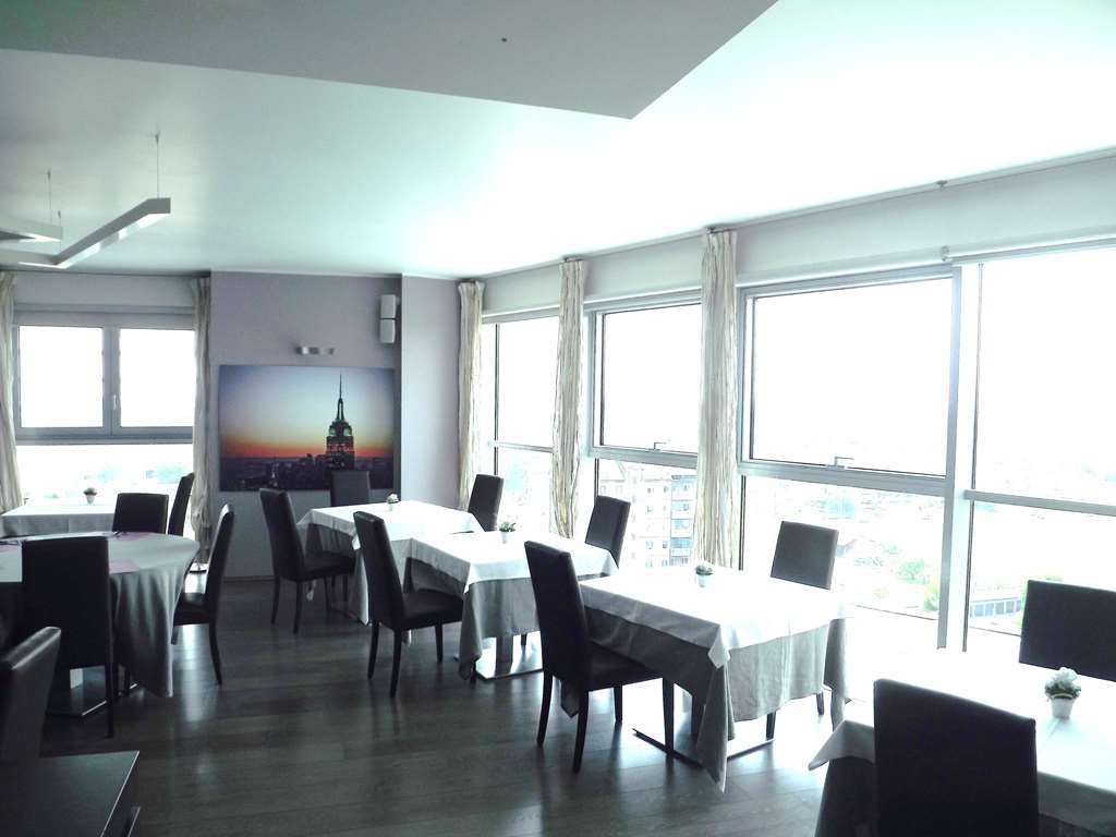 Hotel For You Cernusco Sul Naviglio Restoran foto